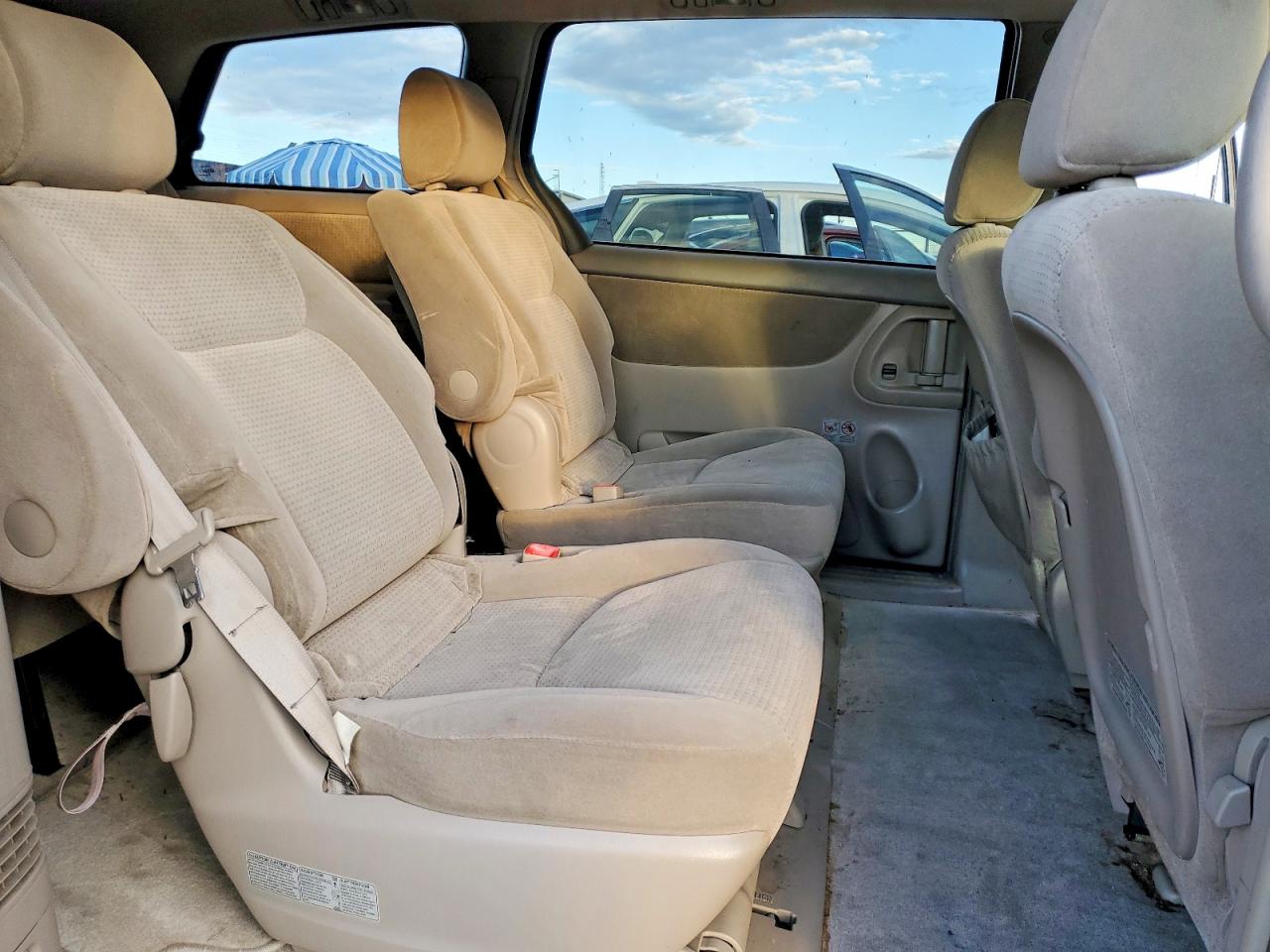2007 TOYOTA SIENNA CE photo 11