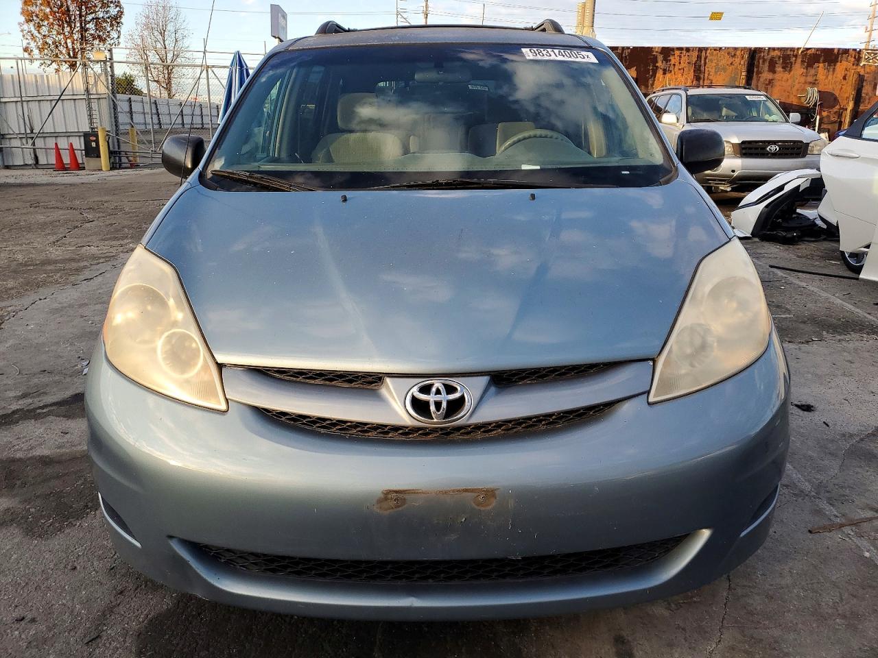 2007 TOYOTA SIENNA CE photo 5