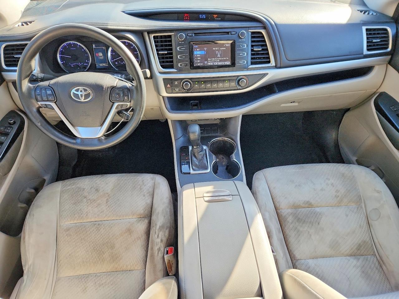 2018 TOYOTA HIGHLANDER LE photo 15