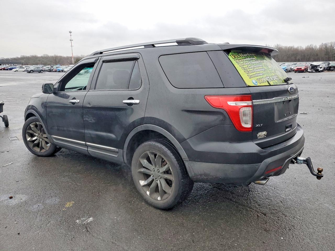 2011 FORD EXPLORER XLT photo 2