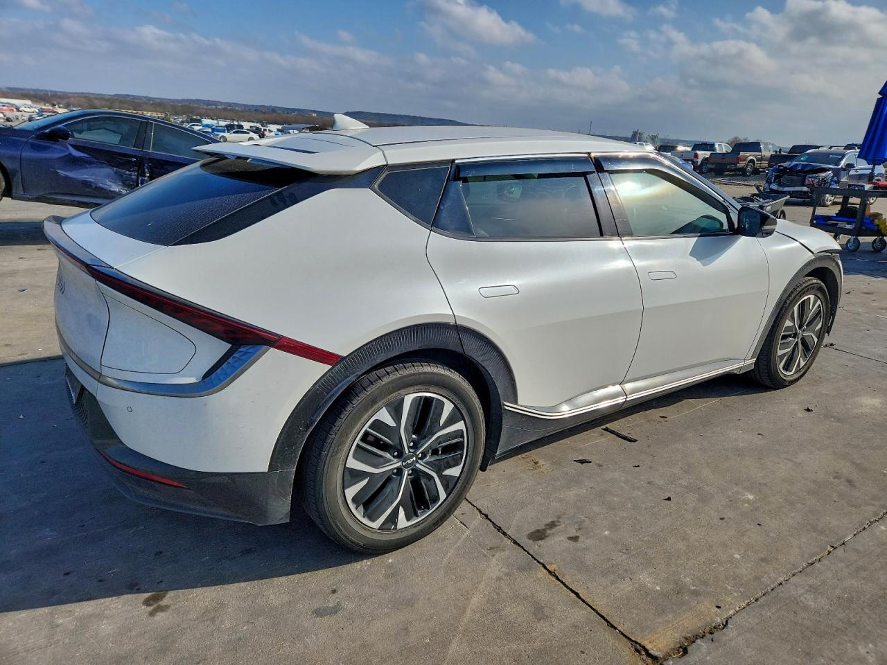 2022 KIA EV6 LIGHT photo 3