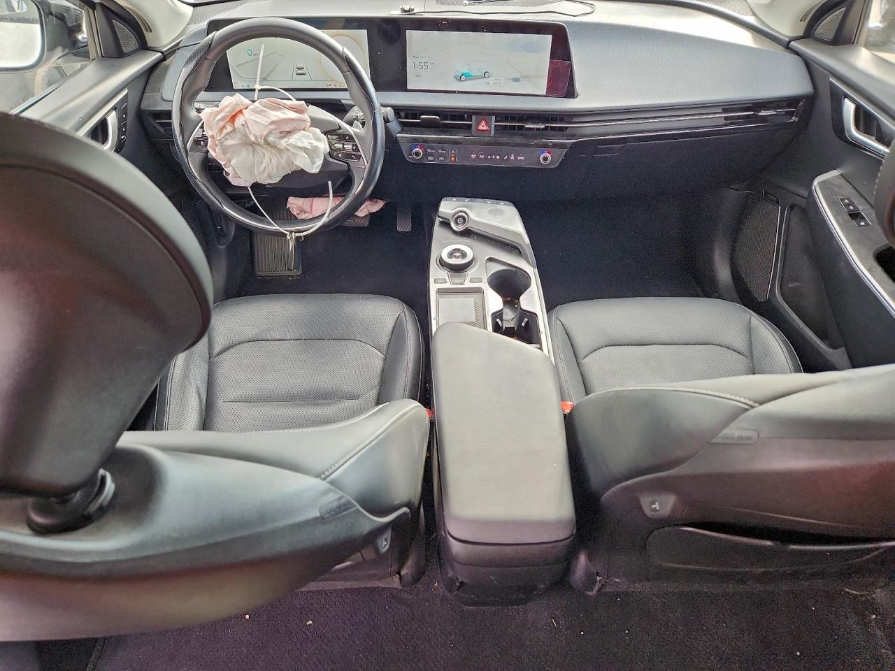 2022 KIA EV6 LIGHT photo 8