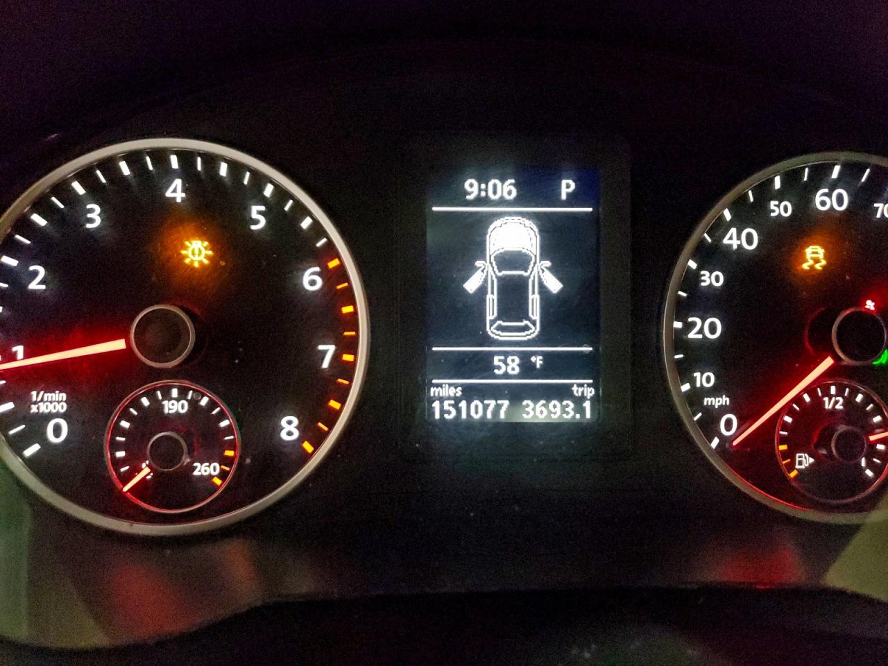 2011 VOLKSWAGEN TIGUAN S photo 9