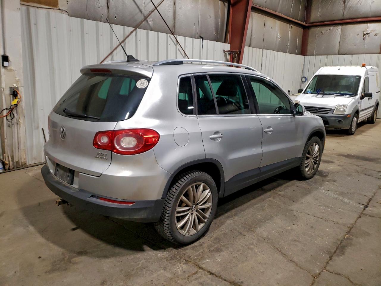 2011 VOLKSWAGEN TIGUAN S photo 3