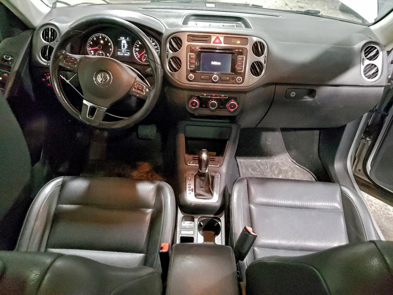 2011 VOLKSWAGEN TIGUAN S photo 8