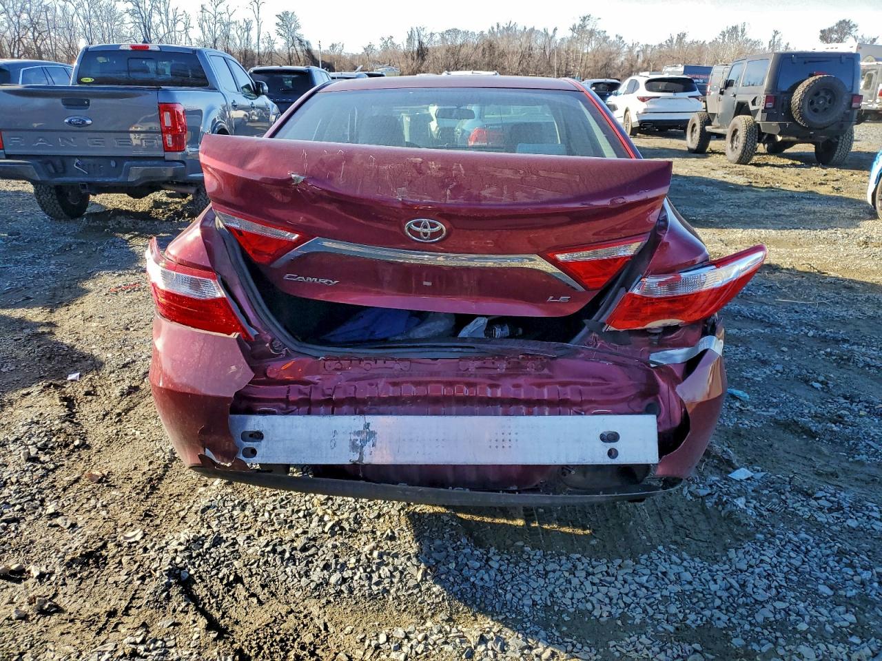2016 TOYOTA CAMRY LE photo 6