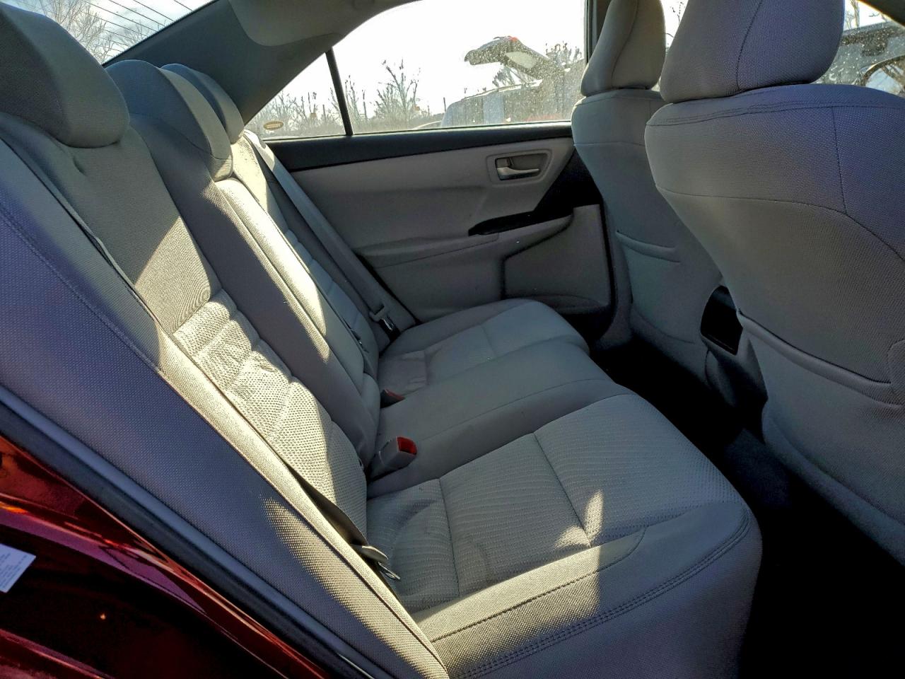 2016 TOYOTA CAMRY LE photo 10
