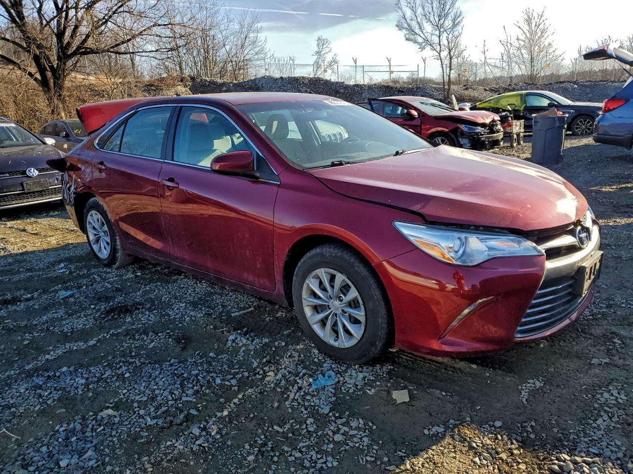 2016 TOYOTA CAMRY LE photo 4