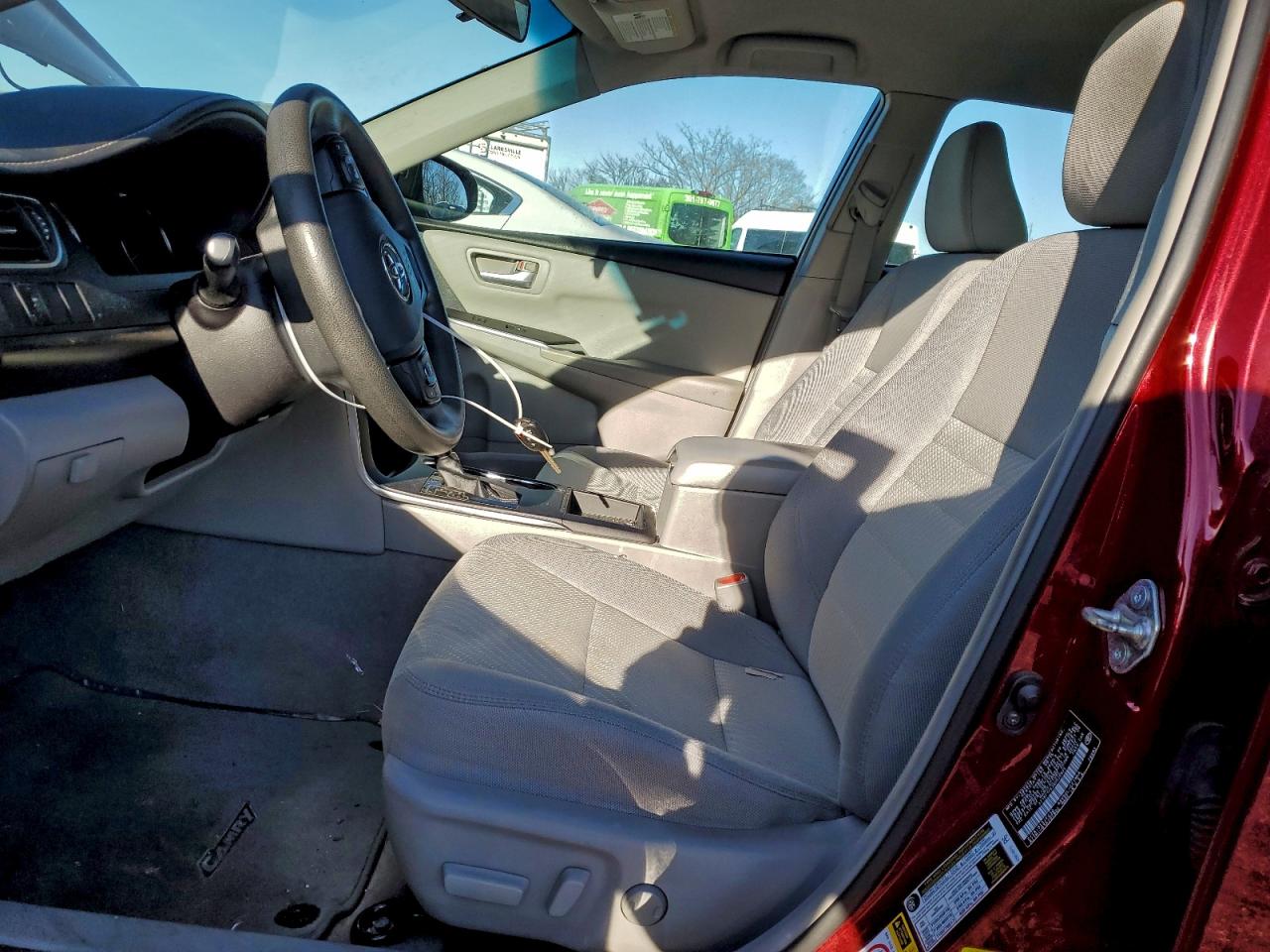 2016 TOYOTA CAMRY LE photo 7