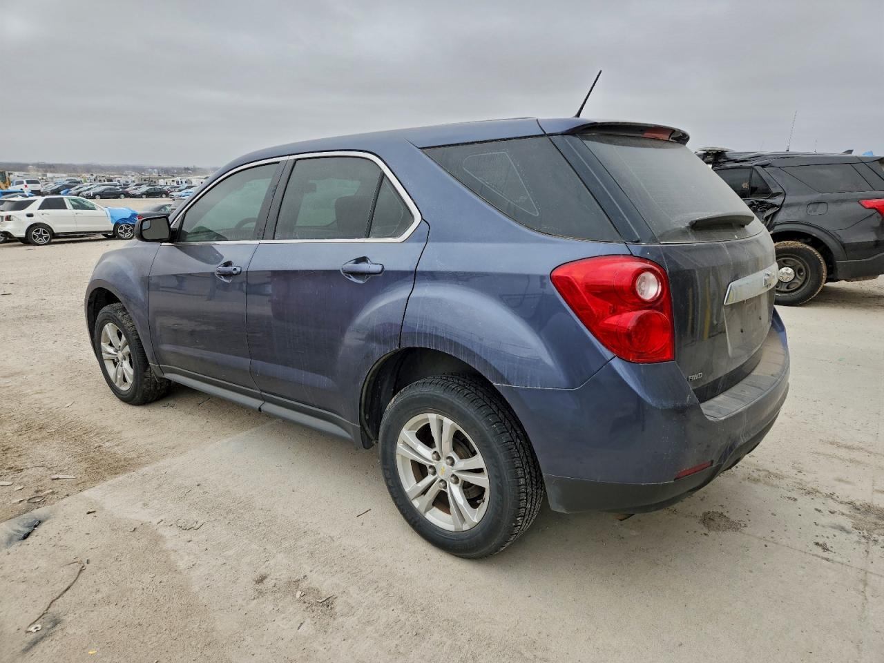 2014 CHEVROLET EQUINOX LS photo 2