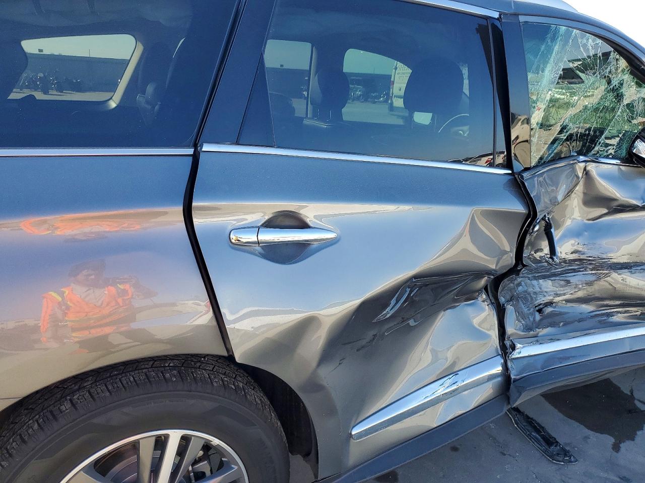 2020 INFINITI QX60 LUXE photo 11