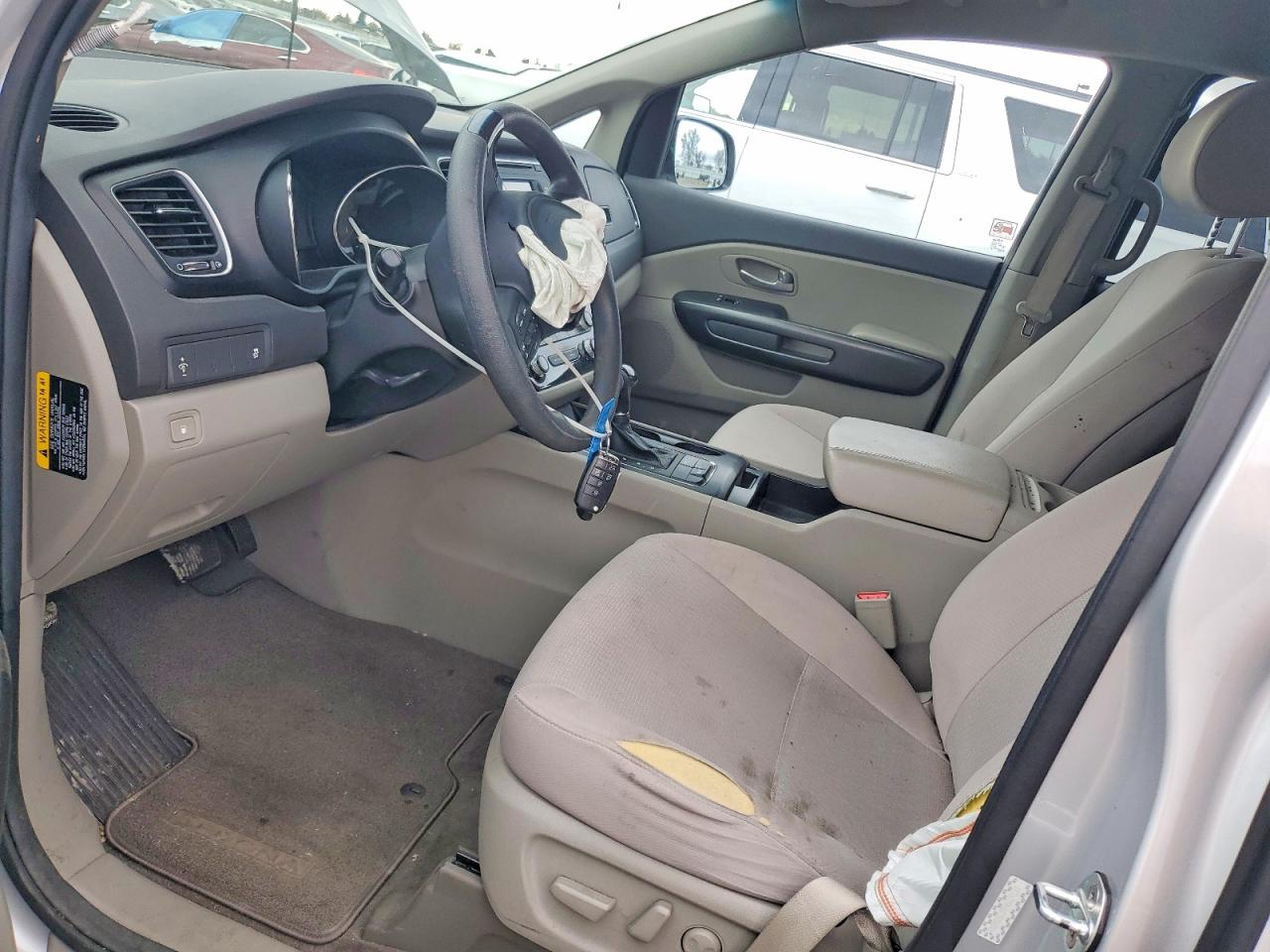 2017 KIA SEDONA LX photo 7