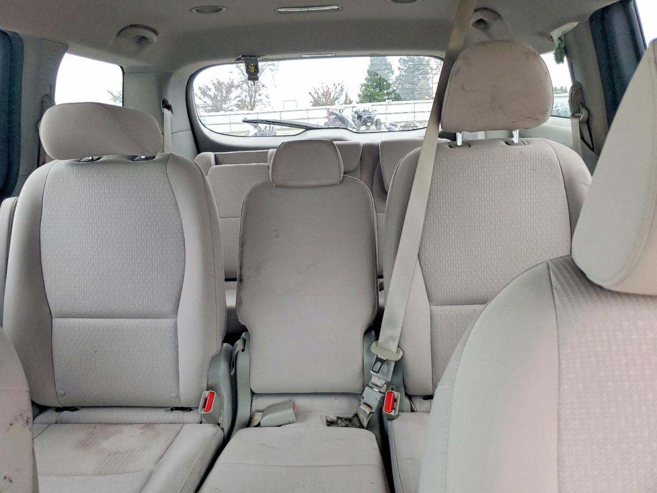 2017 KIA SEDONA LX photo 10