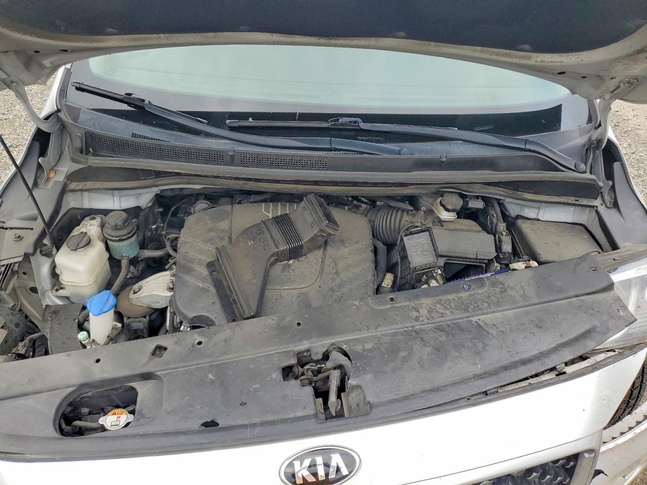 2017 KIA SEDONA LX photo 12