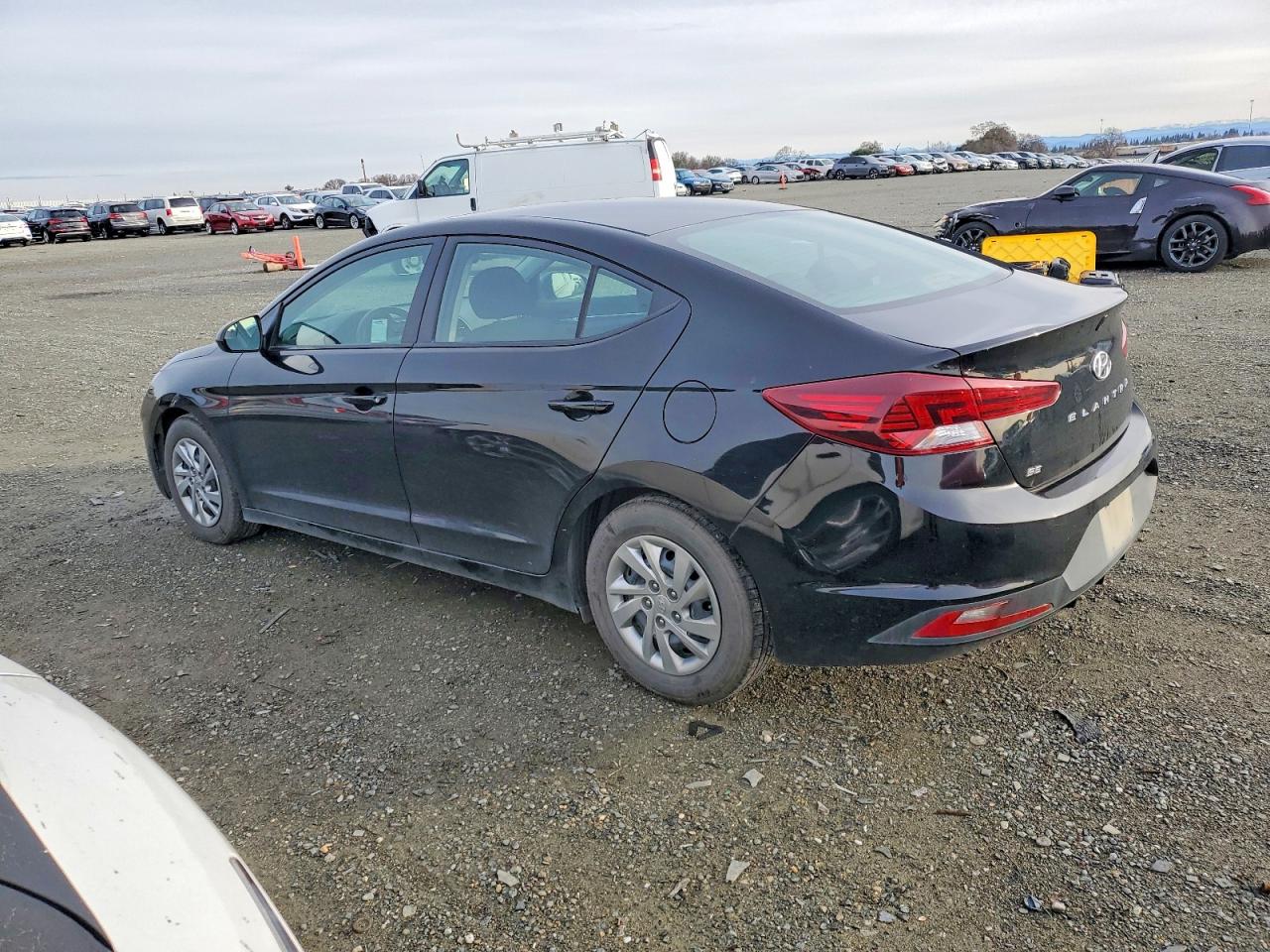 2019 HYUNDAI ELANTRA SE photo 2