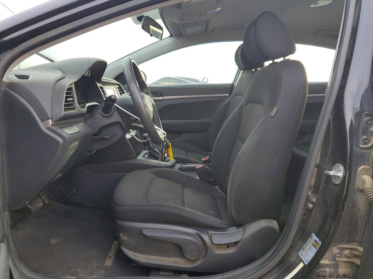 2019 HYUNDAI ELANTRA SE photo 7