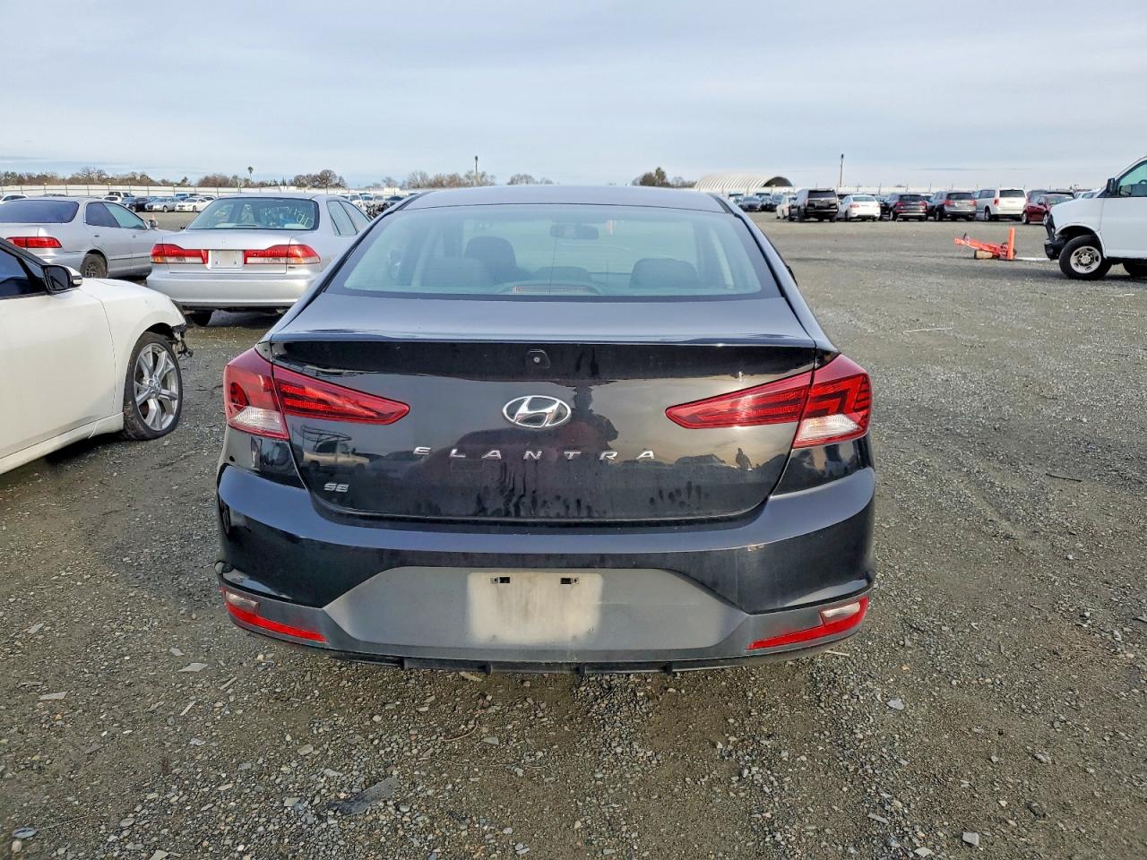 2019 HYUNDAI ELANTRA SE photo 6