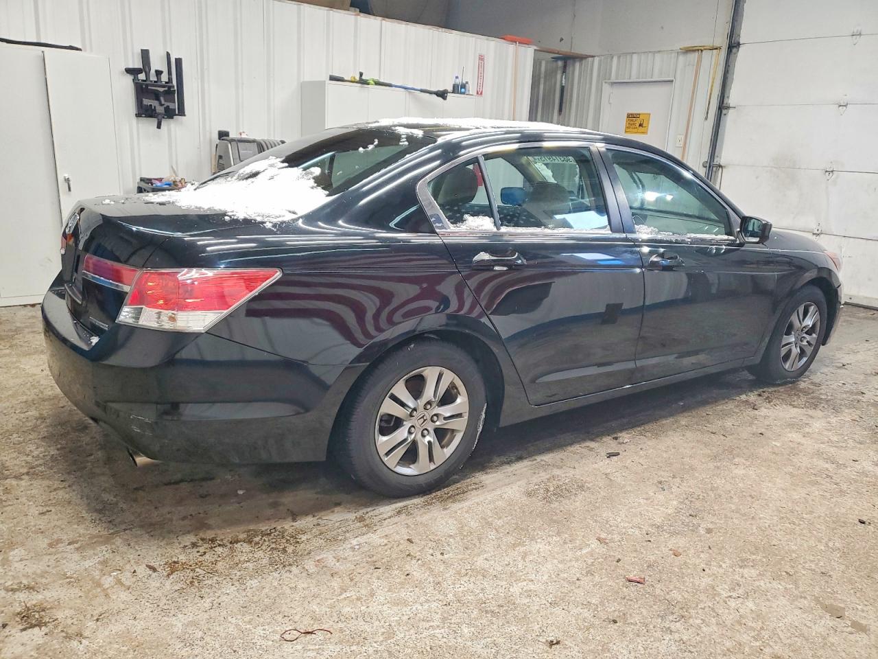 2011 HONDA ACCORD photo 3