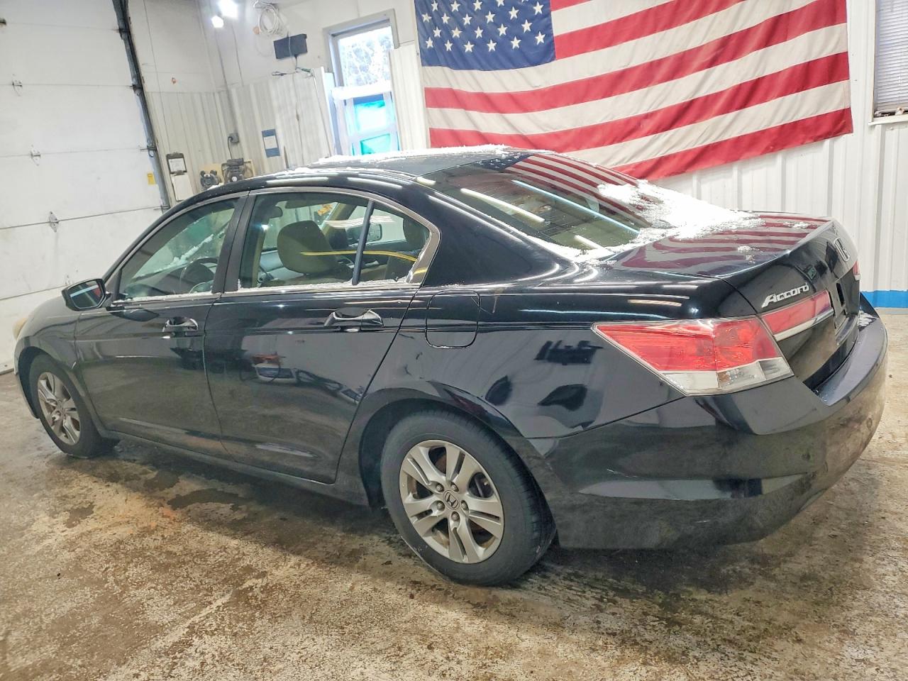 2011 HONDA ACCORD photo 2