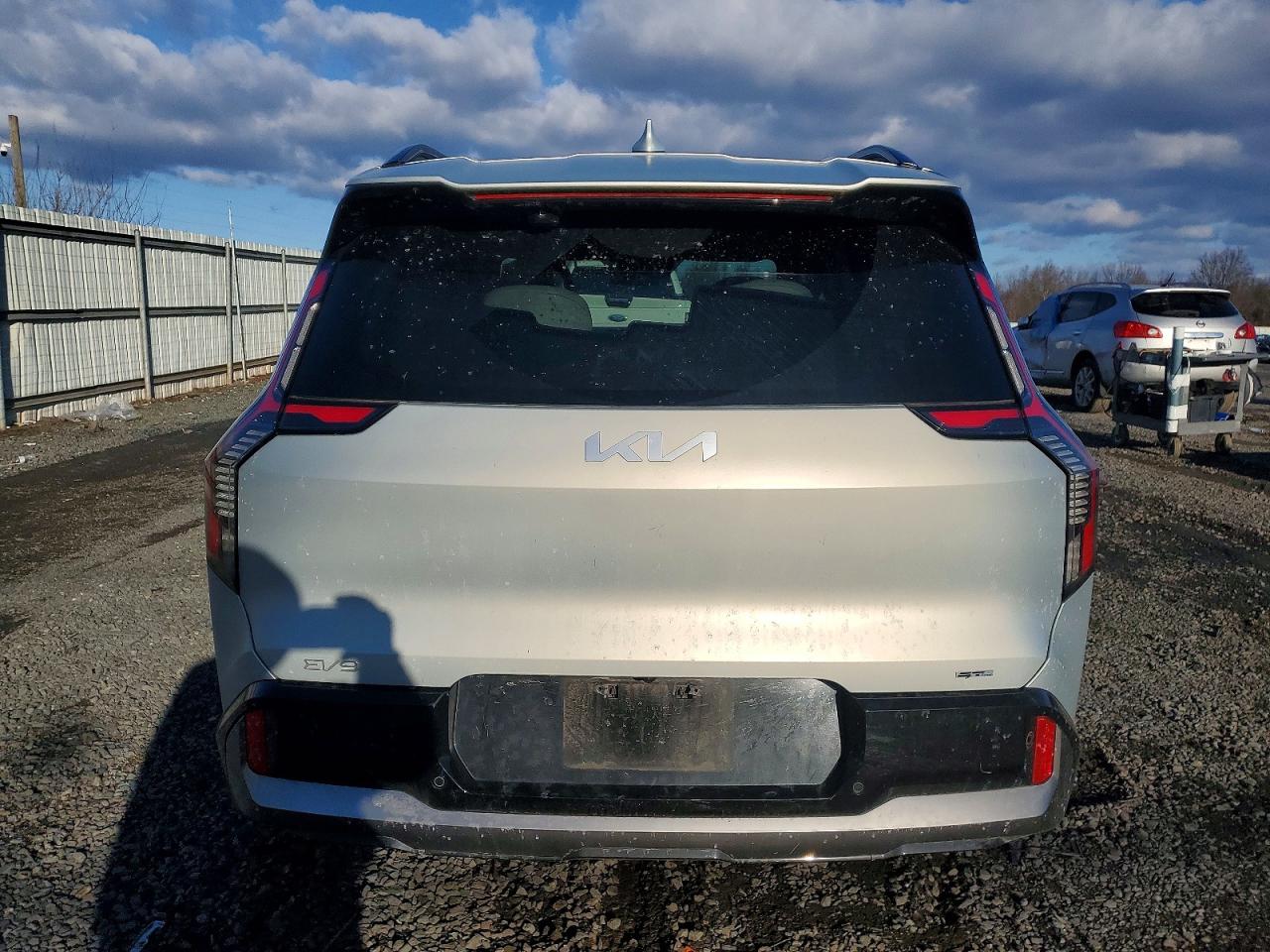 2024 KIA EV9 GT LINE photo 6