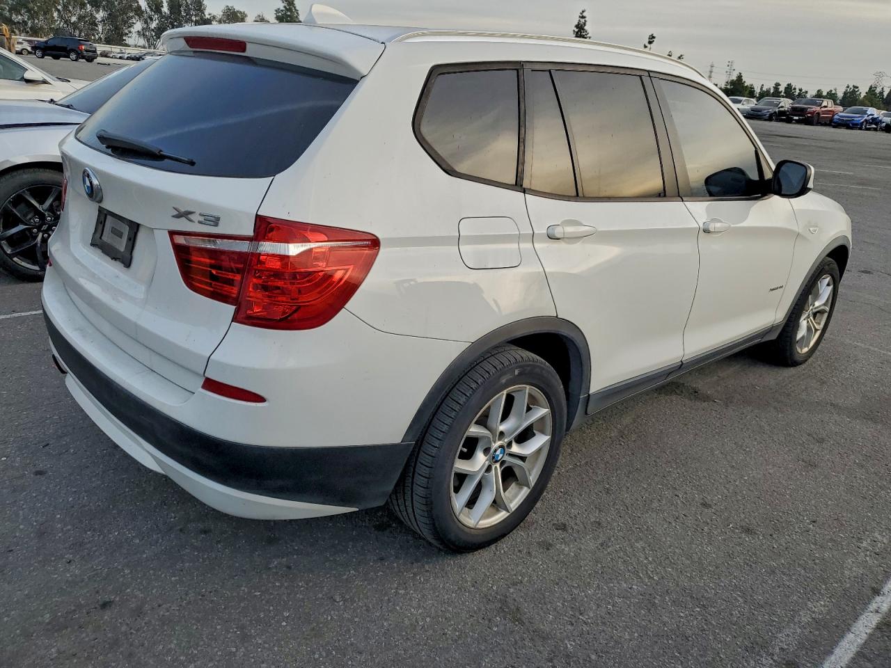 2013 BMW X3 XDRIVE28I photo 3