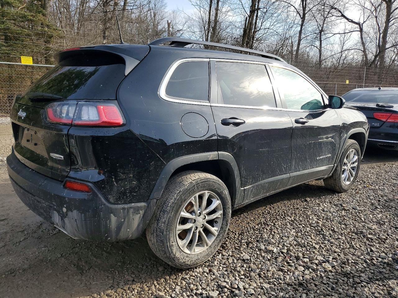 2022 JEEP CHEROKEE LATITUDE LUX photo 3