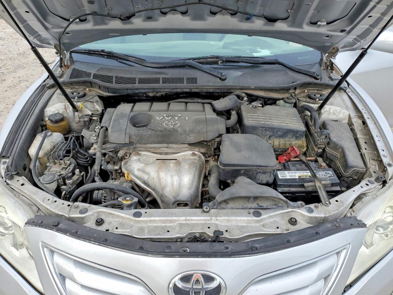 2010 TOYOTA CAMRY BASE photo 11