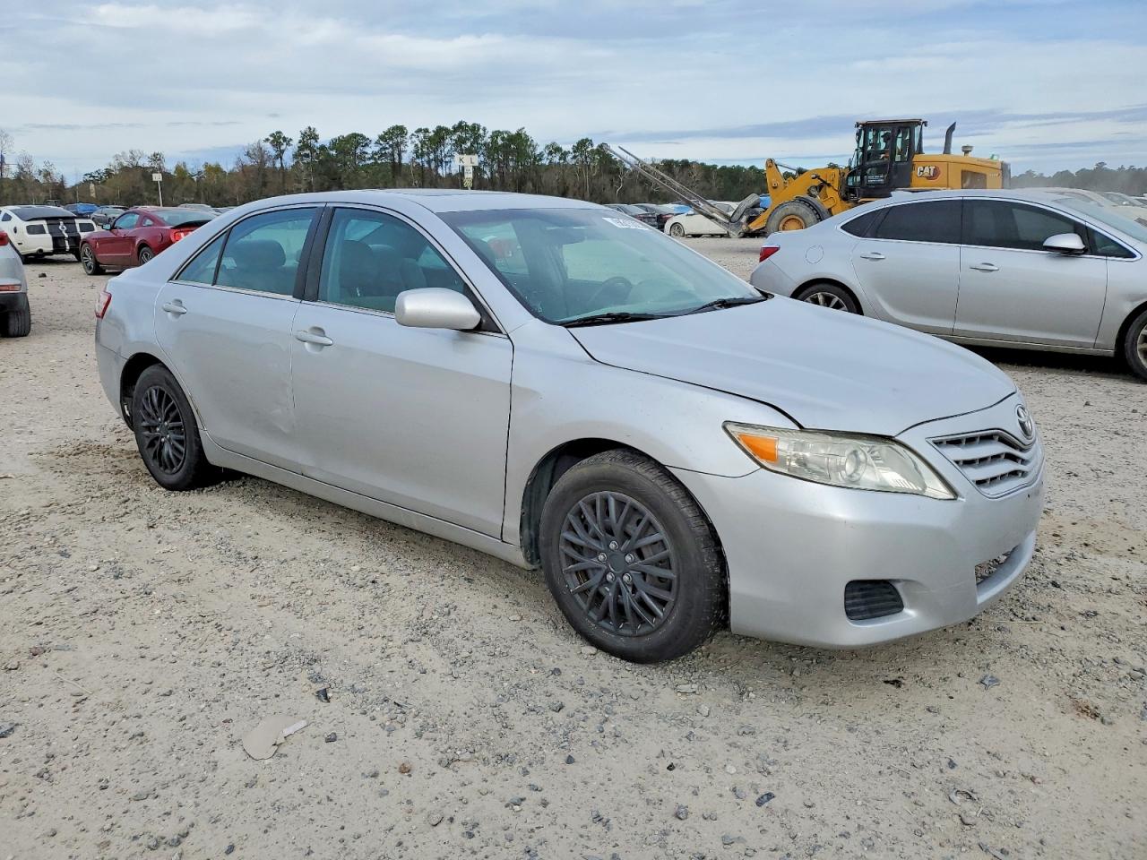 2010 TOYOTA CAMRY BASE photo 4
