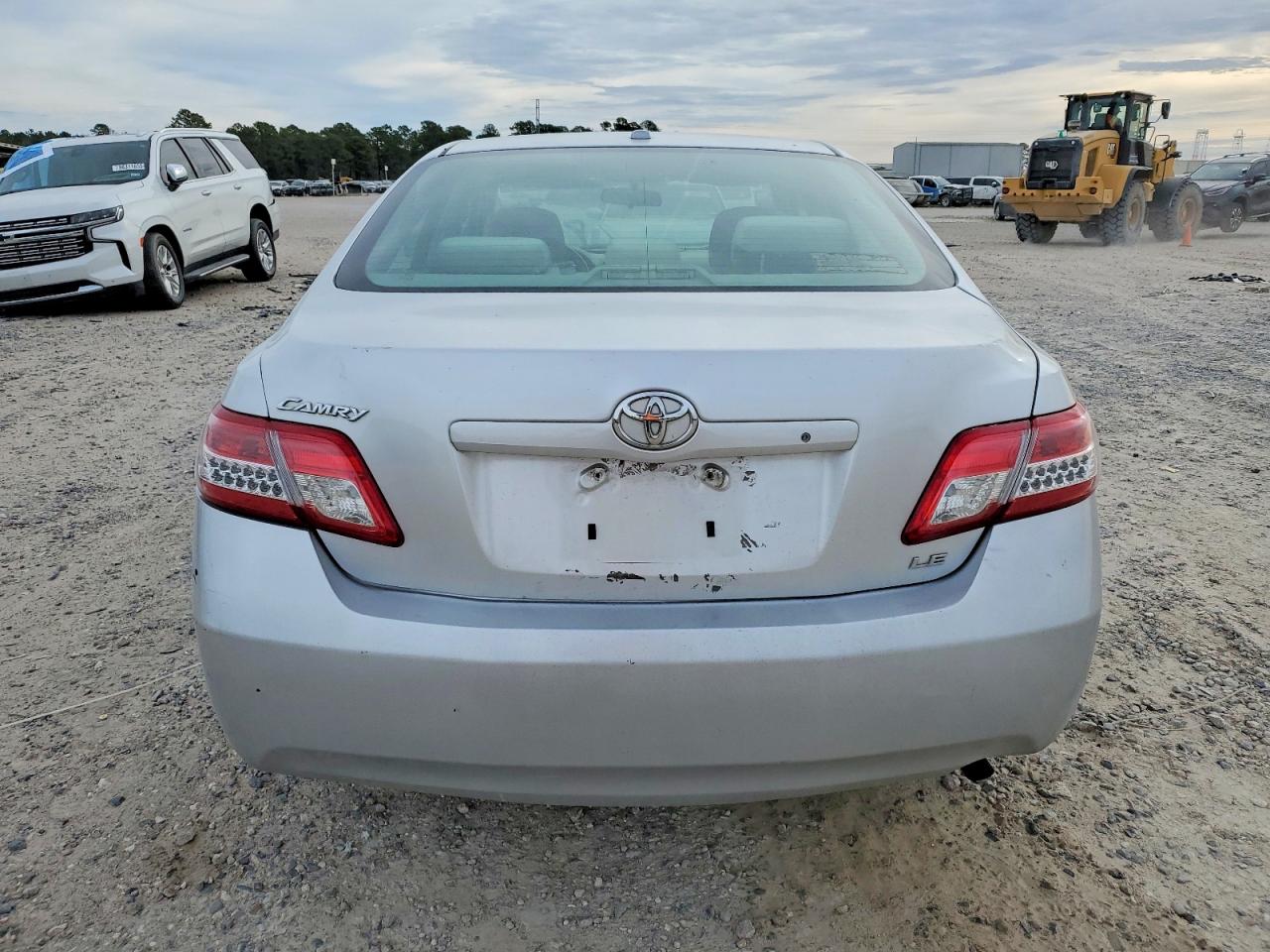 2010 TOYOTA CAMRY BASE photo 6