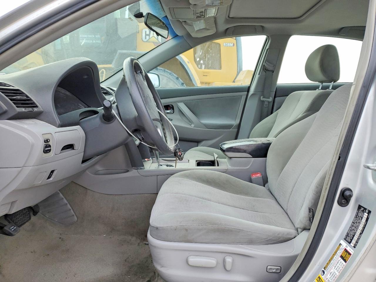 2010 TOYOTA CAMRY BASE photo 7