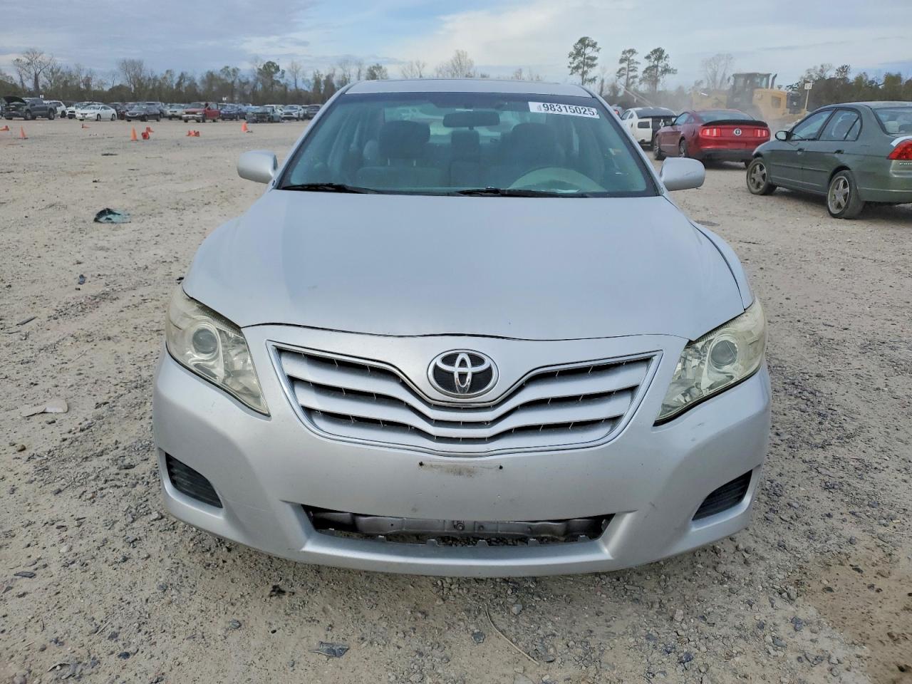 2010 TOYOTA CAMRY BASE photo 5