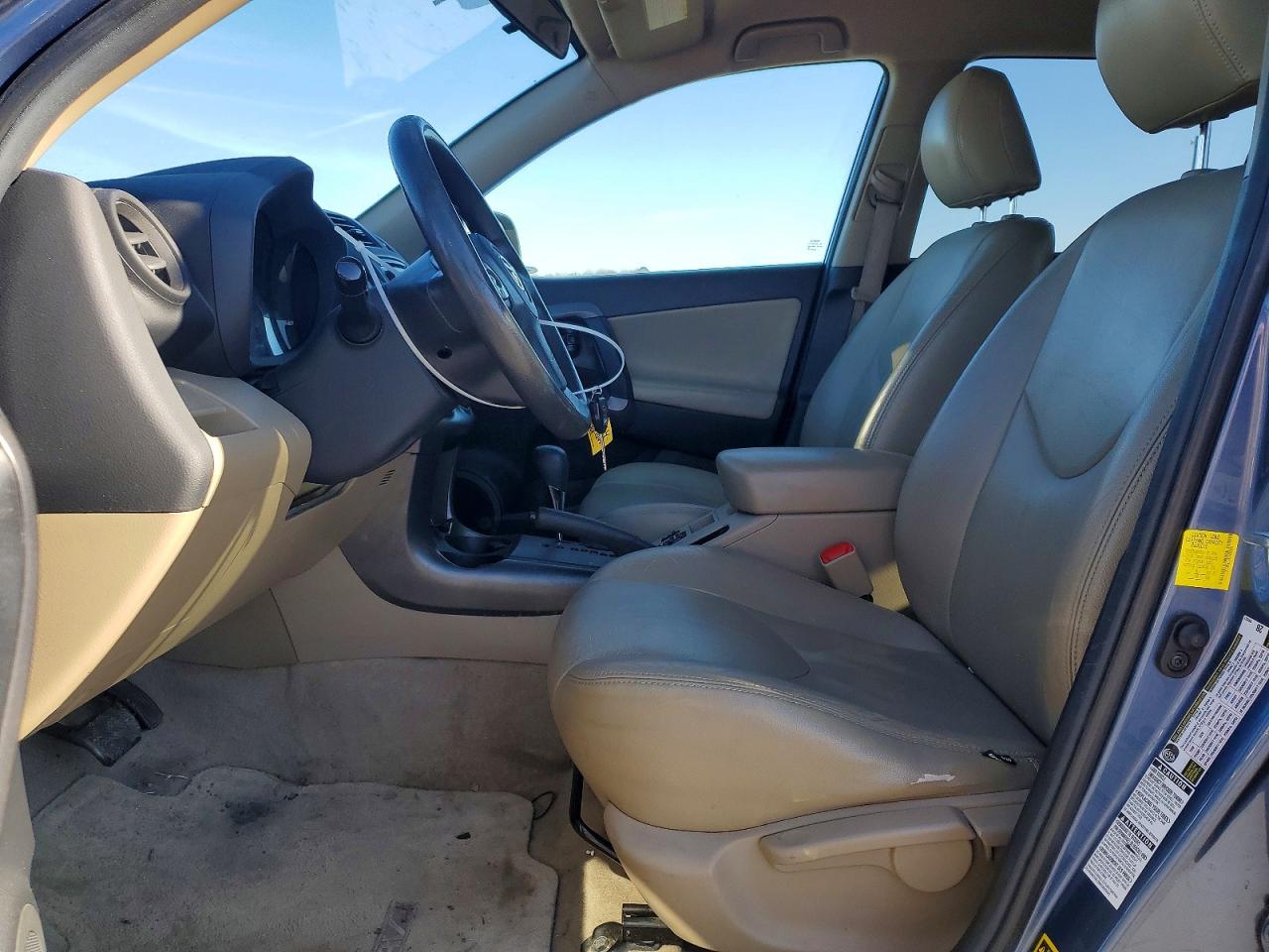 2012 TOYOTA RAV4 photo 7