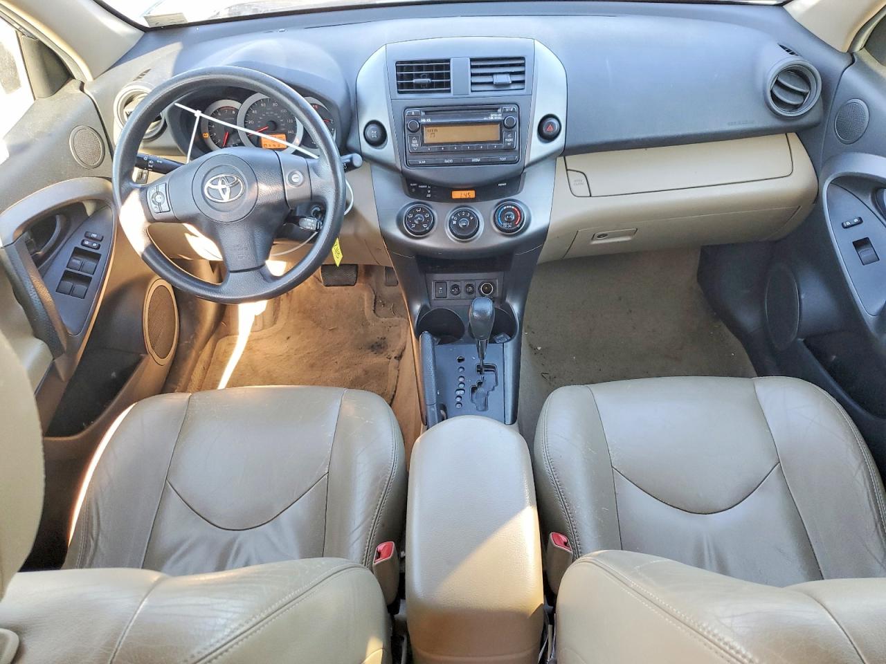 2012 TOYOTA RAV4 photo 8