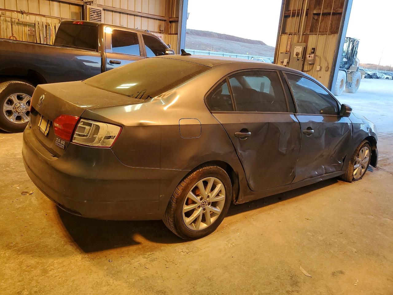 2012 VOLKSWAGEN JETTA SE photo 3