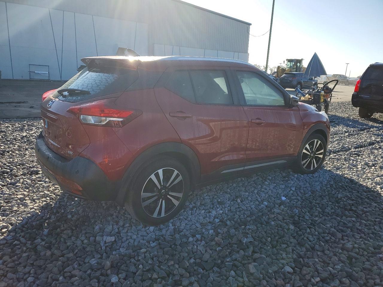 2020 NISSAN KICKS SR photo 3