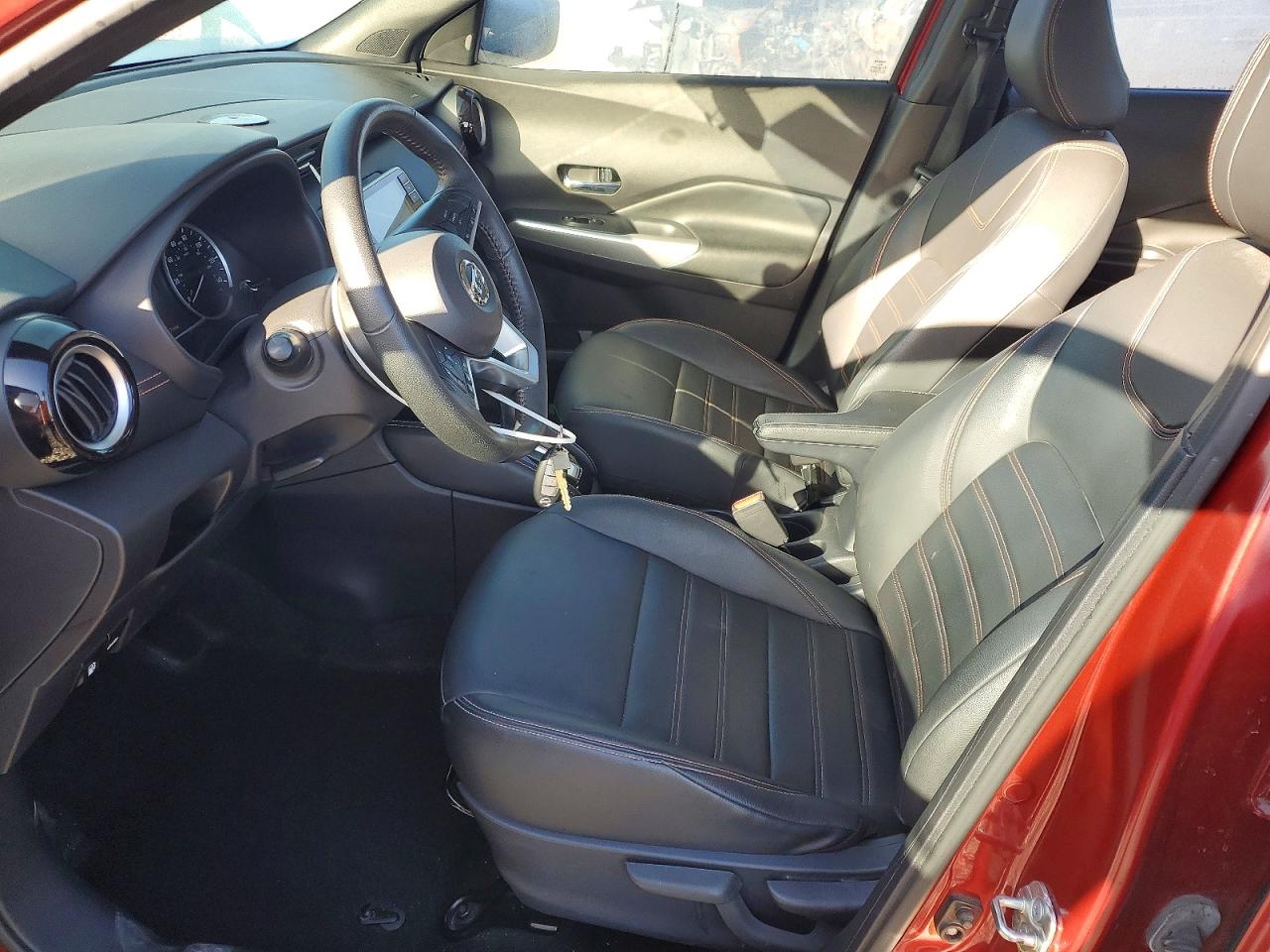 2020 NISSAN KICKS SR photo 7