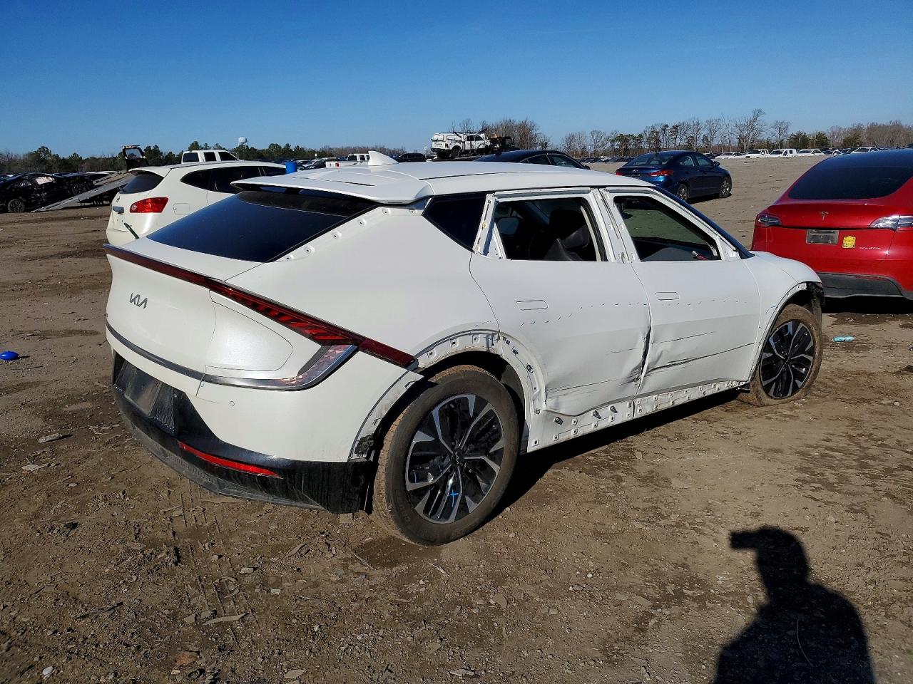 2022 KIA EV6 LIGHT photo 3