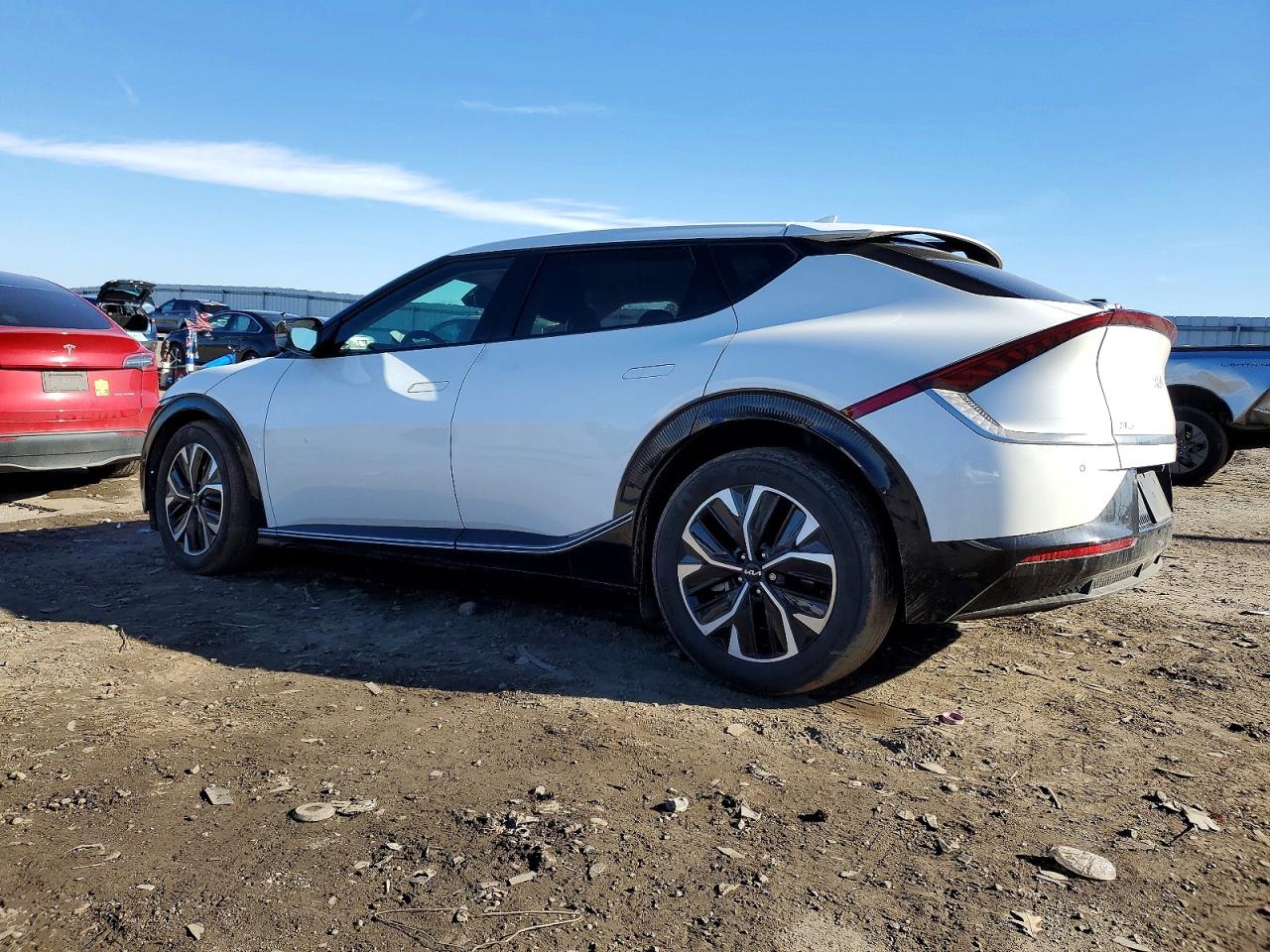 2022 KIA EV6 LIGHT photo 2