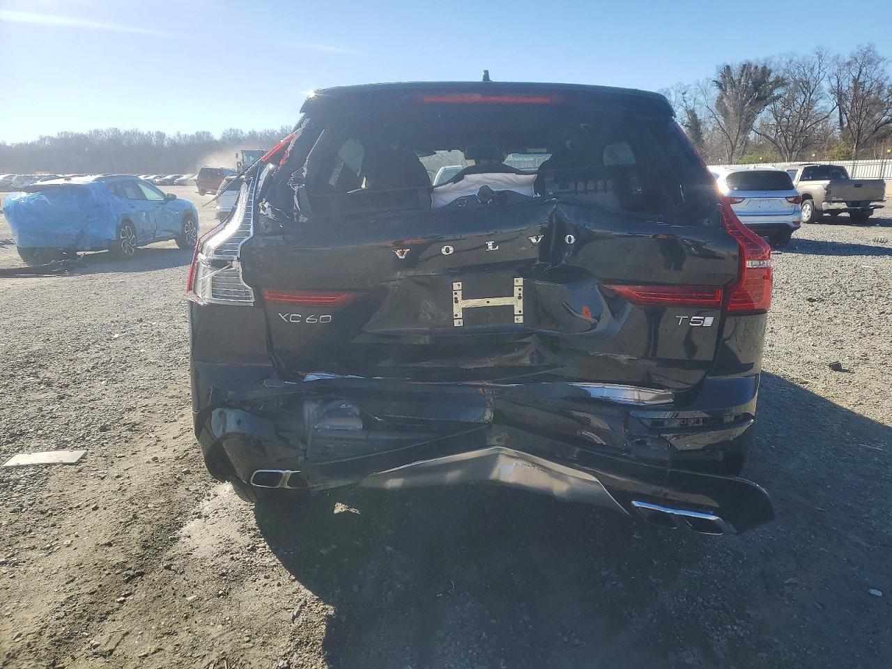 2021 VOLVO XC60 T5 R-DESIGN photo 6