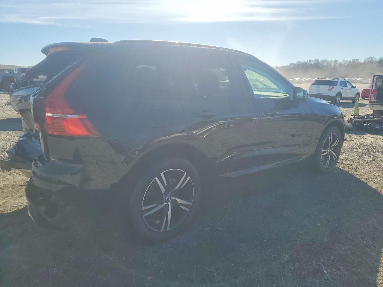 2021 VOLVO XC60 T5 R-DESIGN photo 3