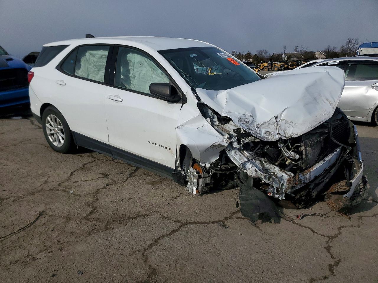 2019 CHEVROLET EQUINOX LS photo 4