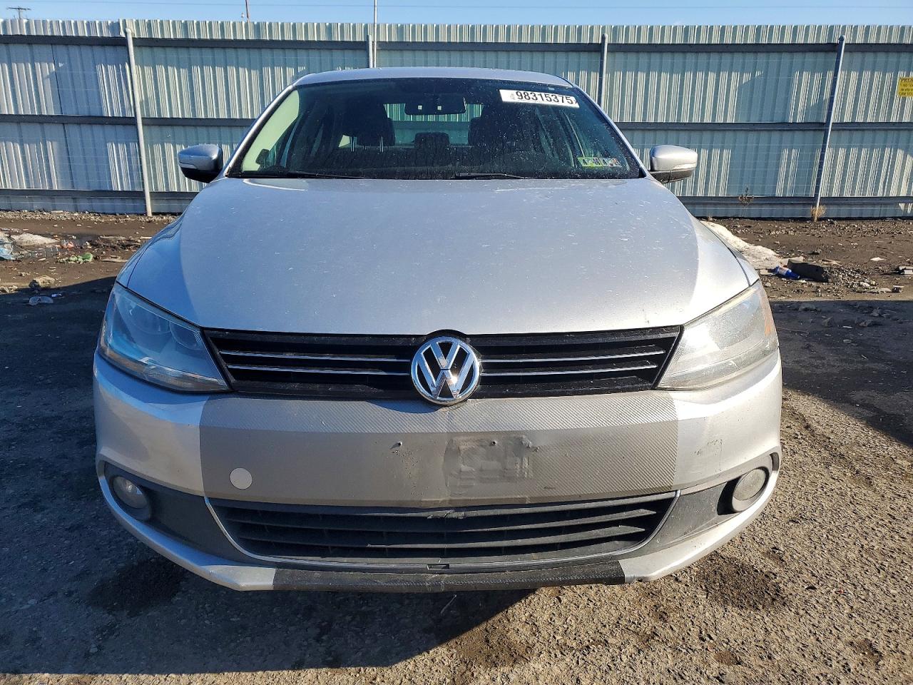 2014 VOLKSWAGEN JETTA photo 5