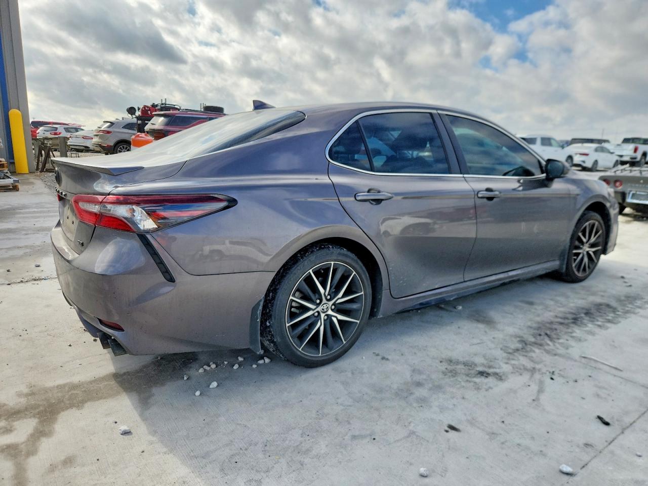 2024 TOYOTA CAMRY SE NIGHT SHADE photo 3
