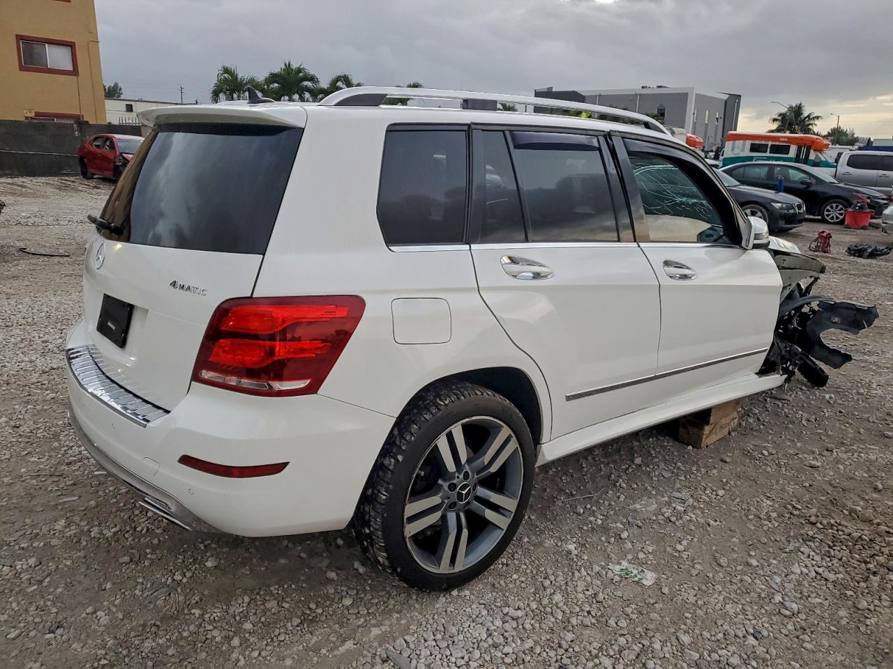 2013 MERCEDES-BENZ GLK 350 4MATIC photo 3