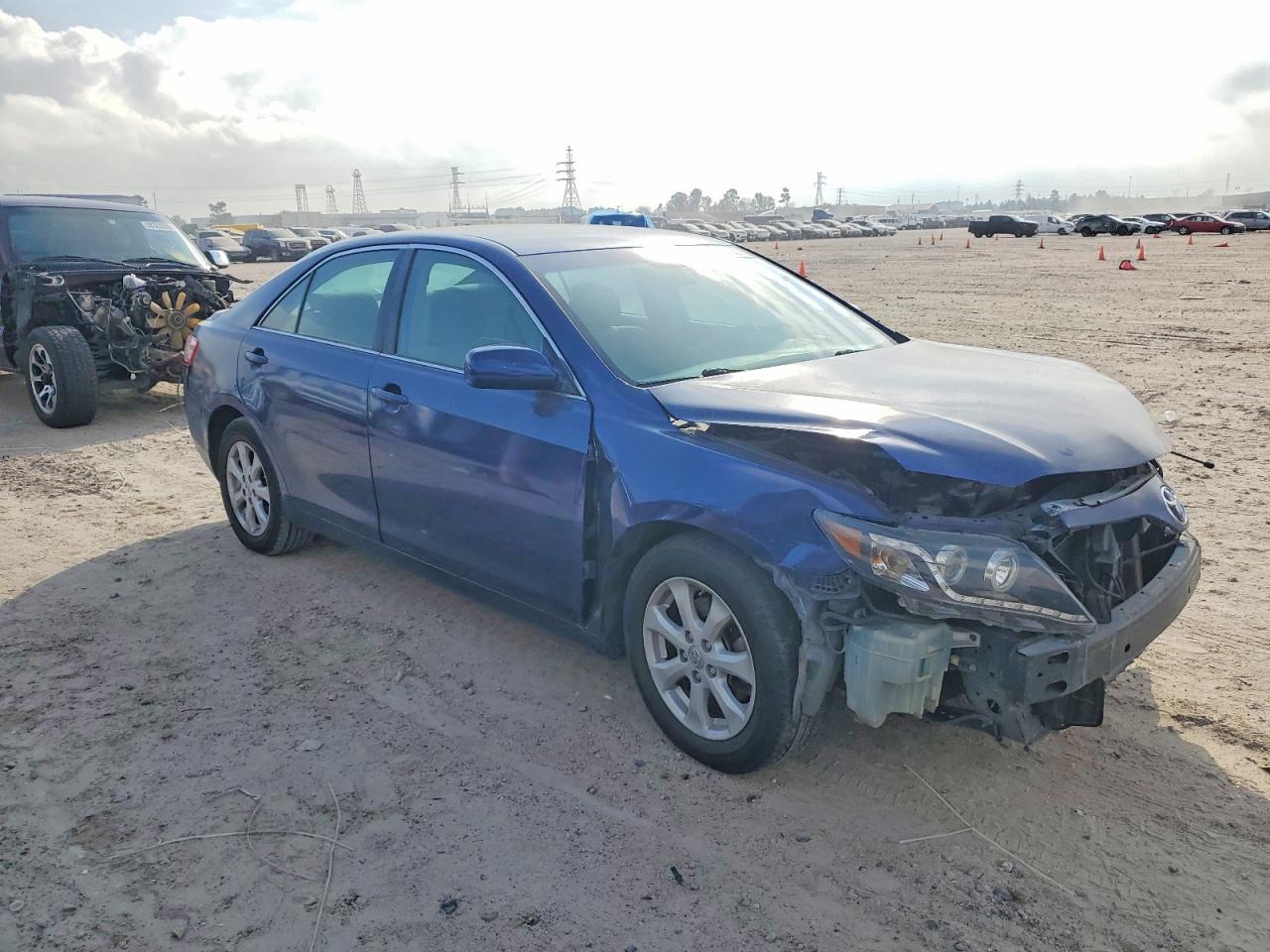 2011 TOYOTA CAMRY BASE photo 4