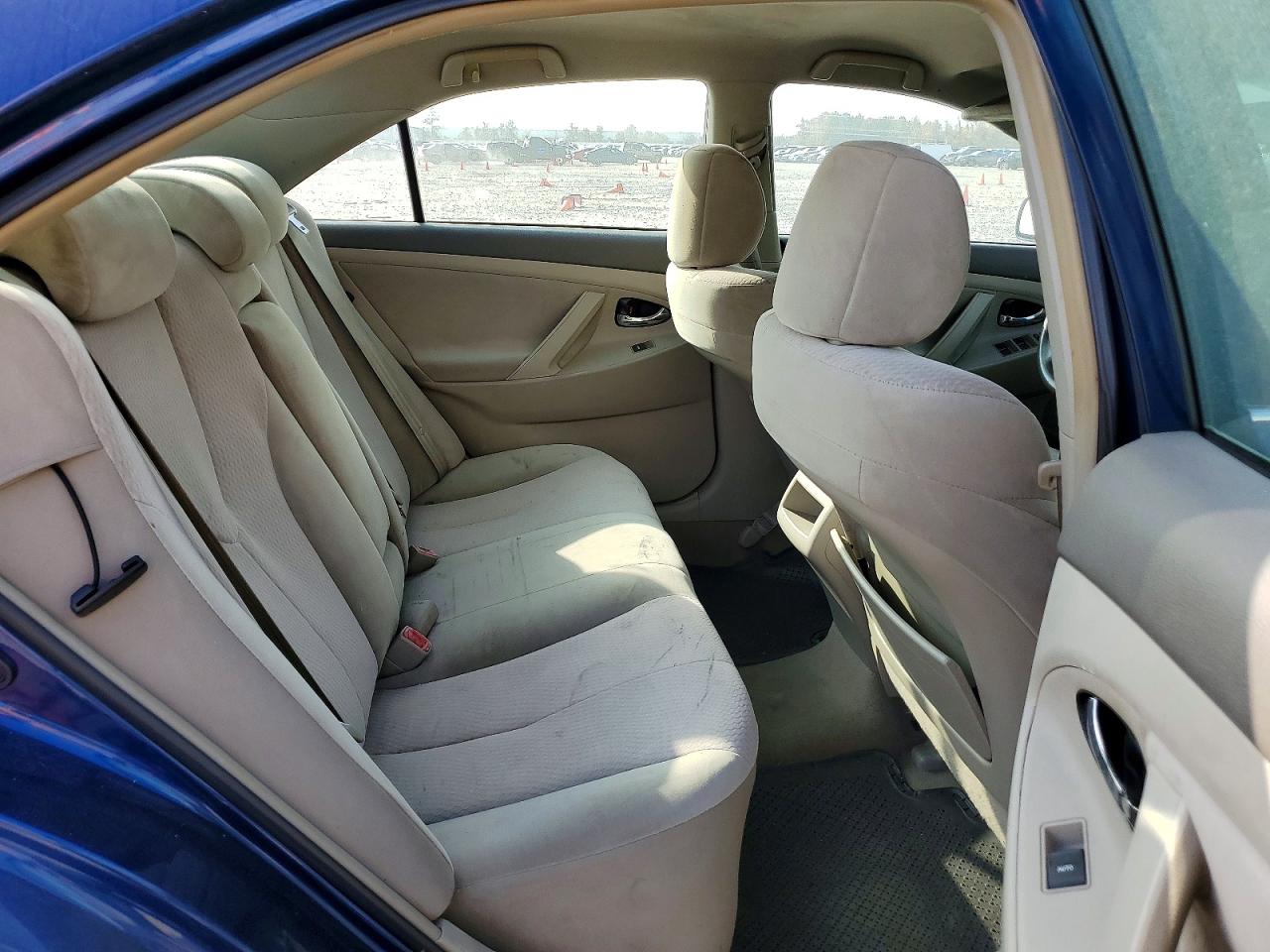 2011 TOYOTA CAMRY BASE photo 10