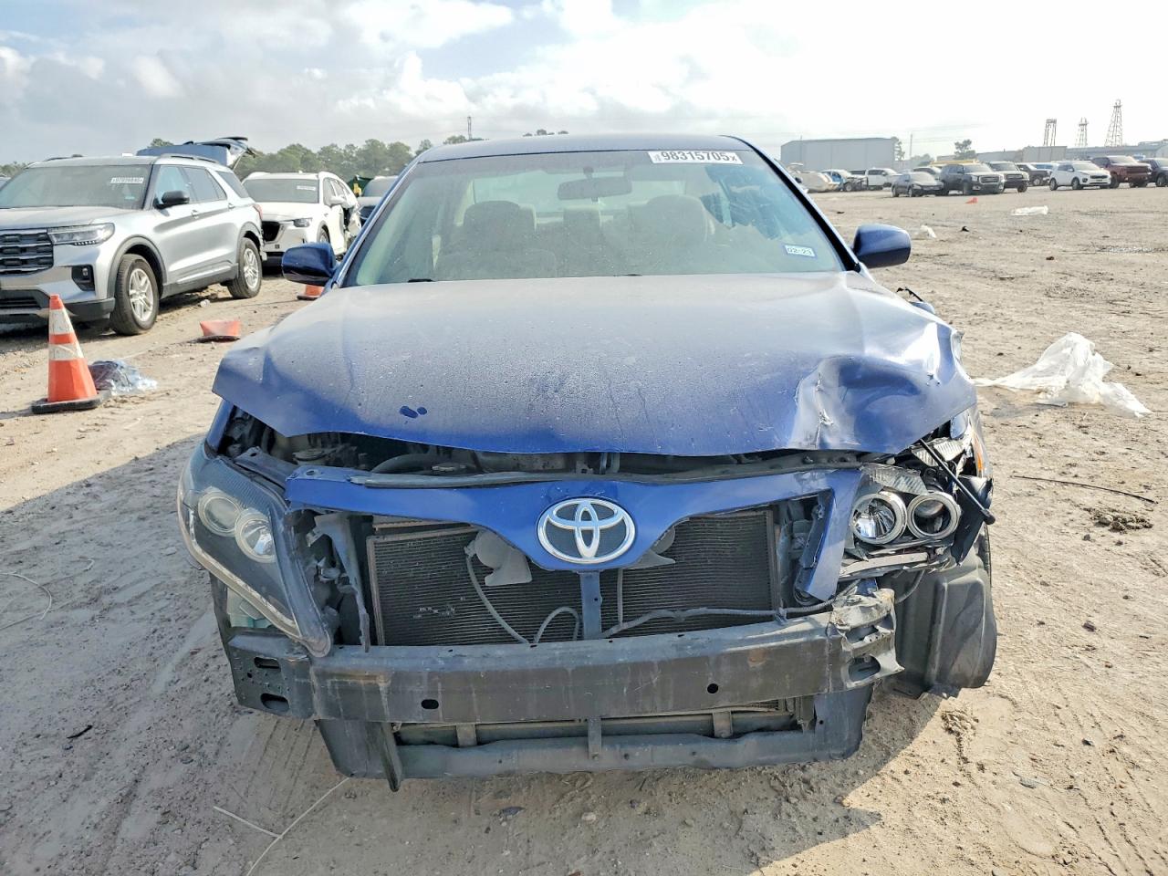 2011 TOYOTA CAMRY BASE photo 5
