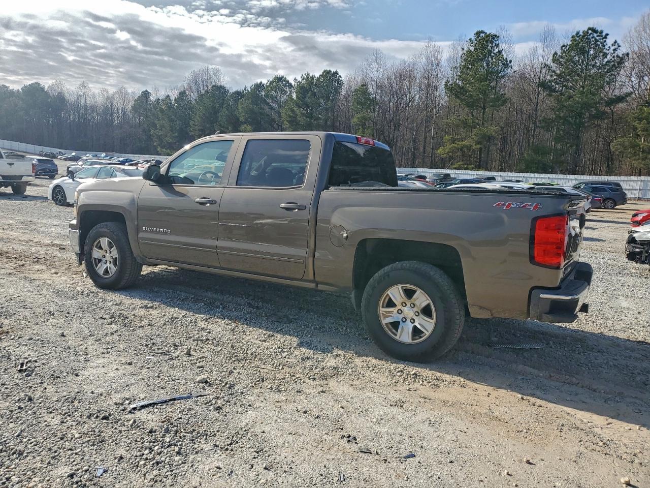 2015 CHEVROLET SILVERADO K1500 LT photo 2