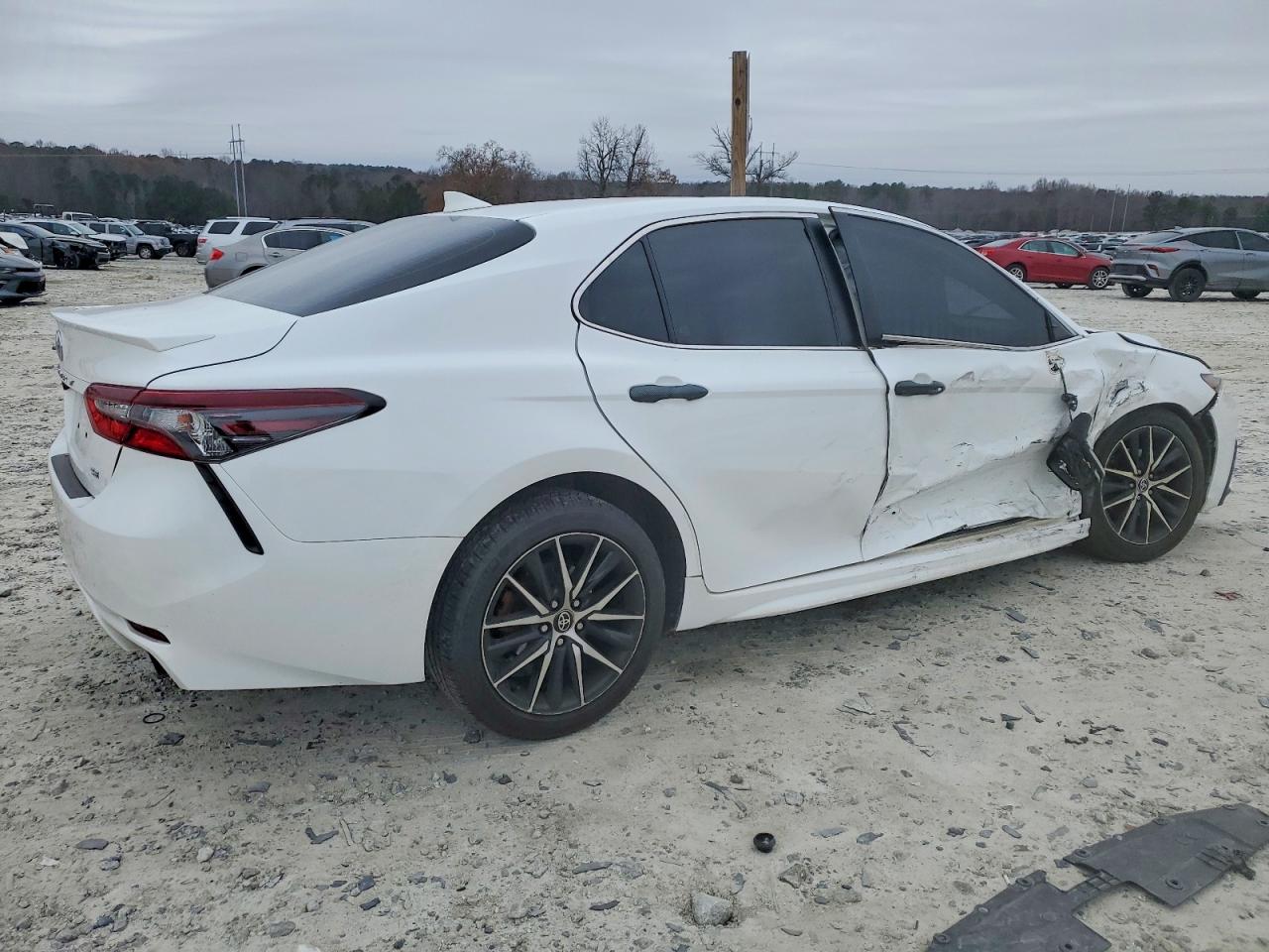 2022 TOYOTA CAMRY SE photo 5