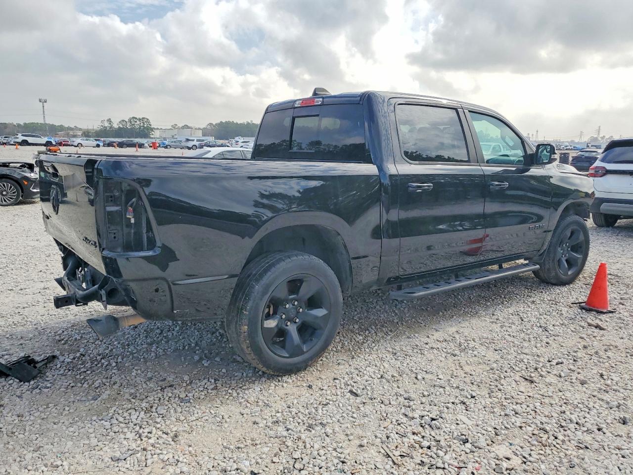 2019 RAM 1500 BIG HORN photo 3